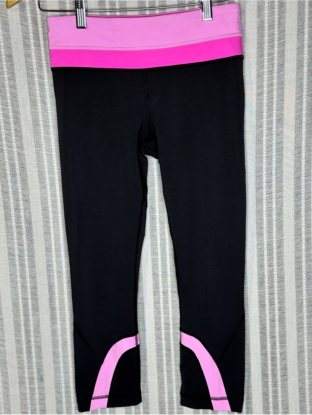vintage lululemon run inspire crop leggings pink black size 4